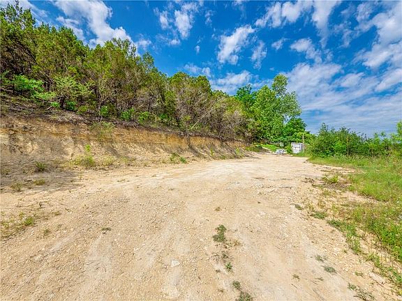 3rd image of 21311 Creekside Dr