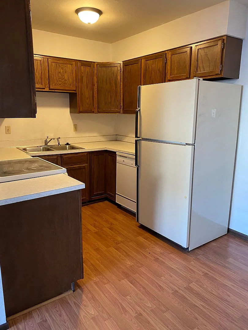 2504 E Thayer Ave — Photo 1