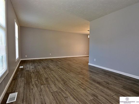 4th image of 12905 Westwood Ln