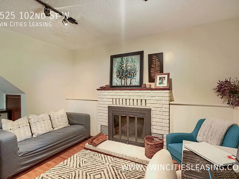 7525 W 102nd St — Photo 11