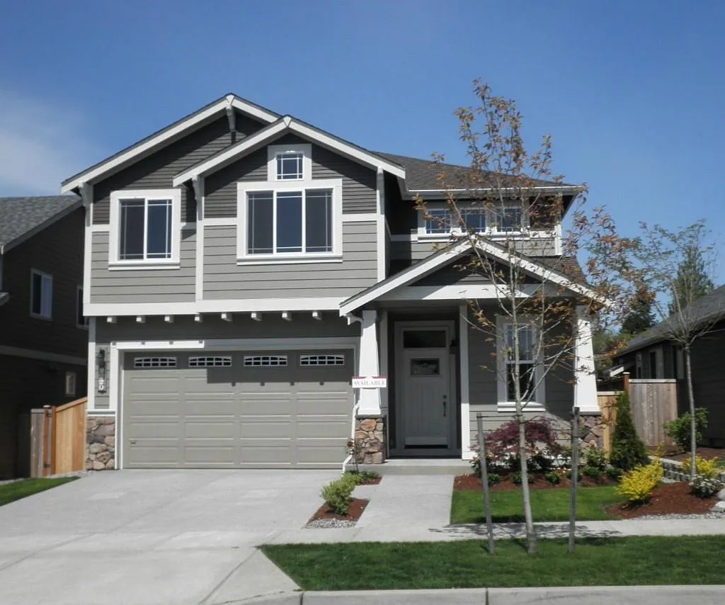 2302 Kildane Way SE — Photo 2