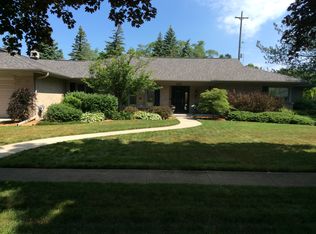 2313 Vina Ct, Bay City, MI 48708