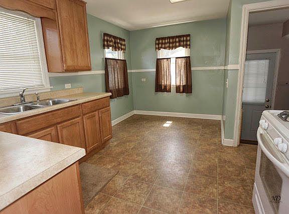 3rd image of 709 W Atlantic Ave