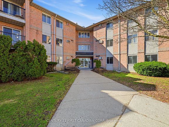 2nd image of 2228 Trafalgar St #201