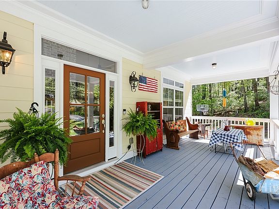 4th image of 215 Hanover Drive