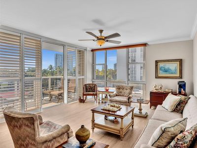 3675 N Country Club Dr APT 409, Aventura, FL, 33180