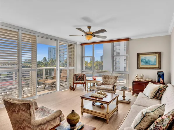 3675 N Country Club Dr APT 409, Aventura, FL 33180
