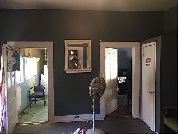 4th image of 106 Grady Smith St