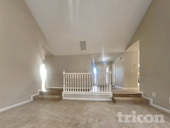 3rd image of 845 Overlook Trl