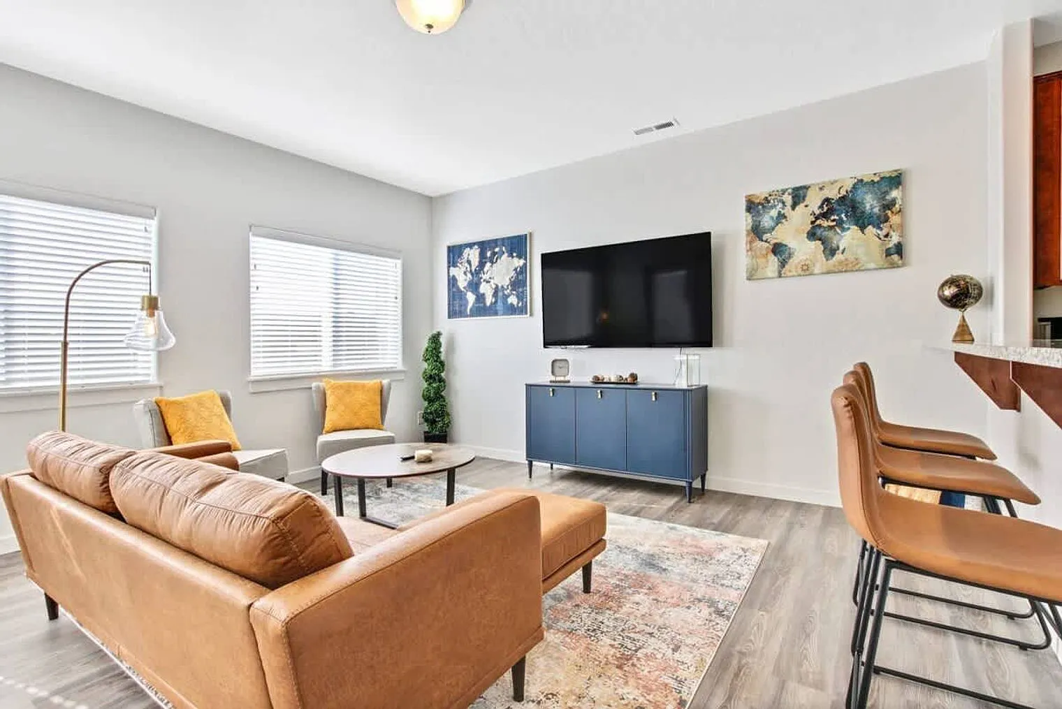3 bed, 2.0 bath, $6,187 — Photo 3