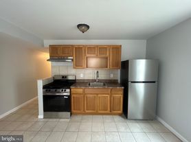 531 E Brinton St, Philadelphia, PA