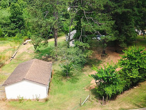 4th image of 5492 Cave Springs Rd