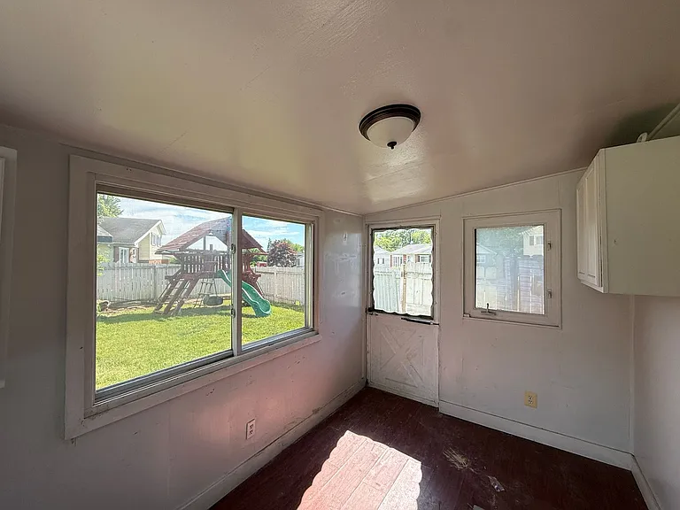 7805 Brevort Rd — Photo 16