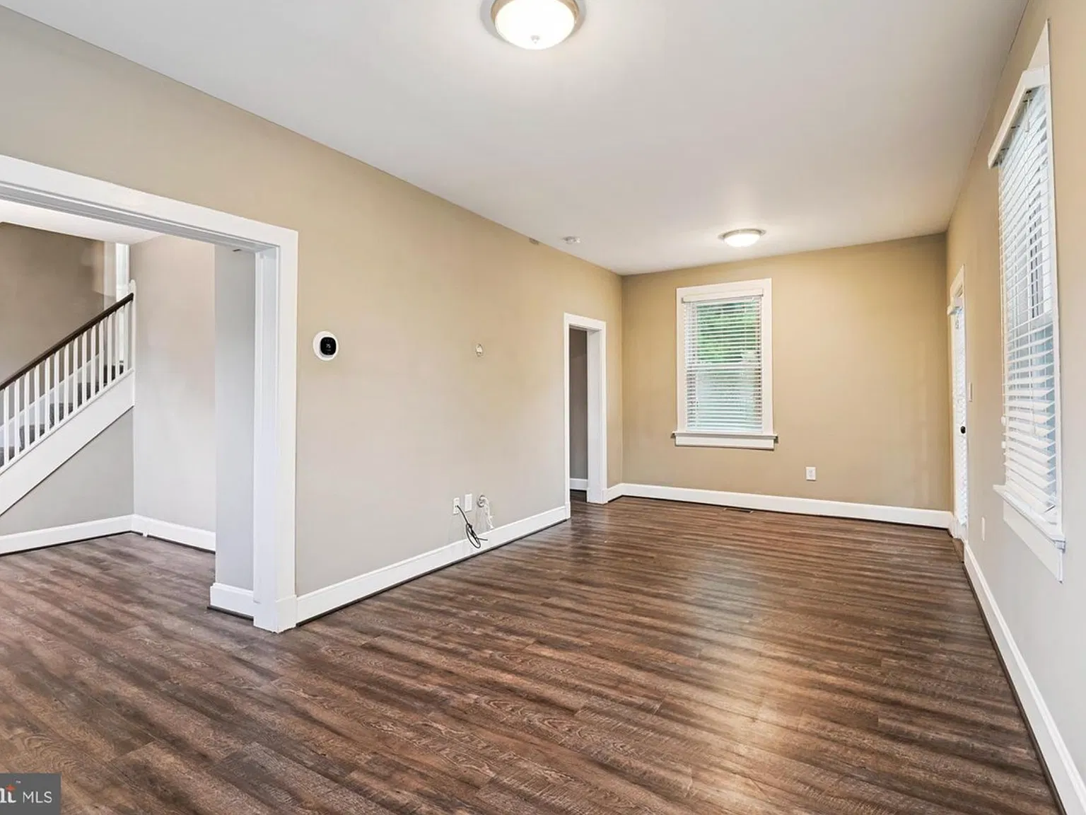 3 bed, 1089 sqft, $2,600 — Photo 2