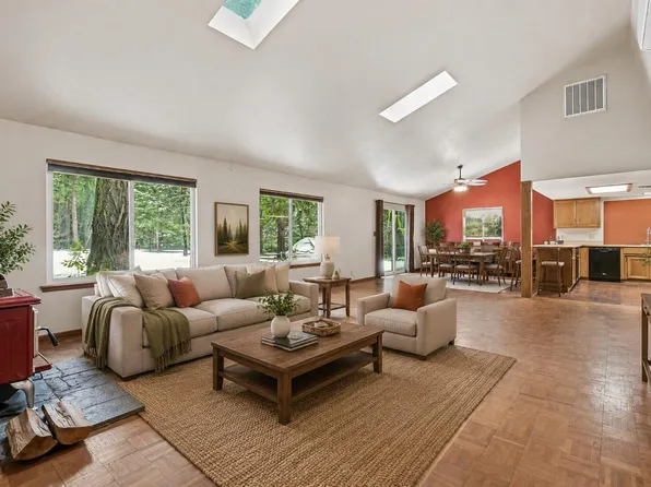 260 McMullen Creek Rd, Selma, OR 97538
