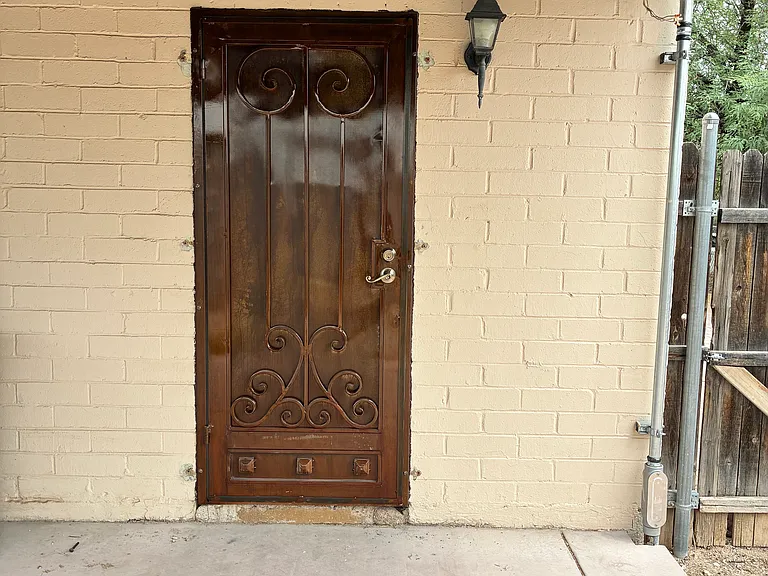 402 E Linden St #A — Photo 11