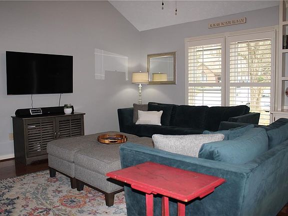 4th image of 10470 Summer Creek Dr