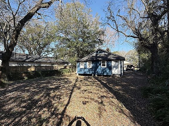4th image of 4628 Hunt St