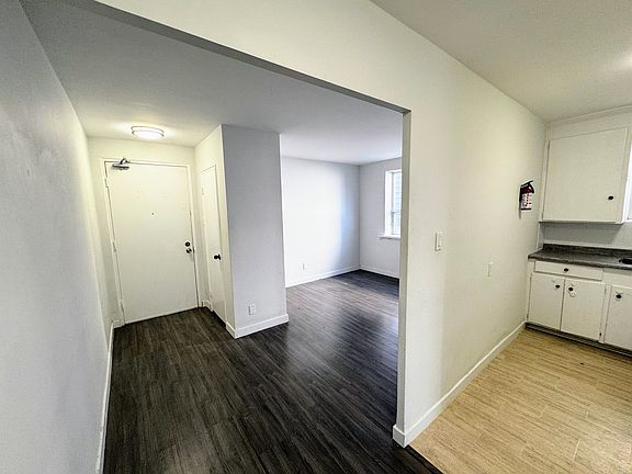 5th image of 494 Mortimer Ave #303