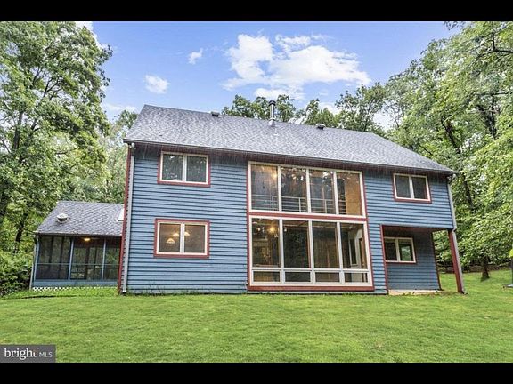 Double floor thermal windows