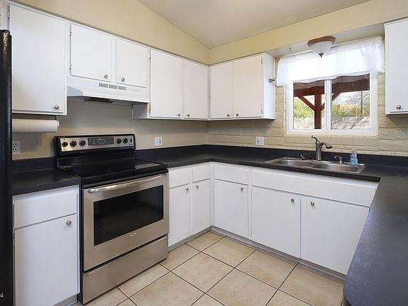 5th image of 2920 W Betsy Ross Pl