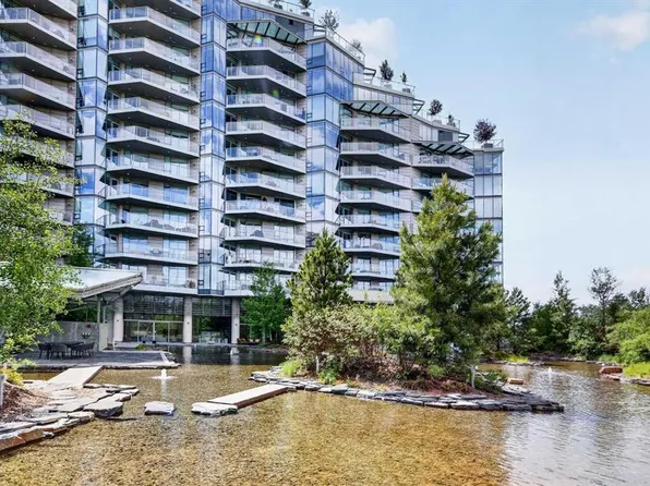 738 1st Ave SW #807, Calgary, AB T2P 5G8