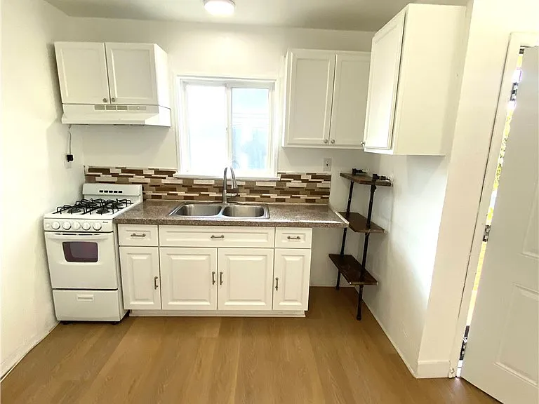 1470 Martin Luther King Jr Ave — Photo 7