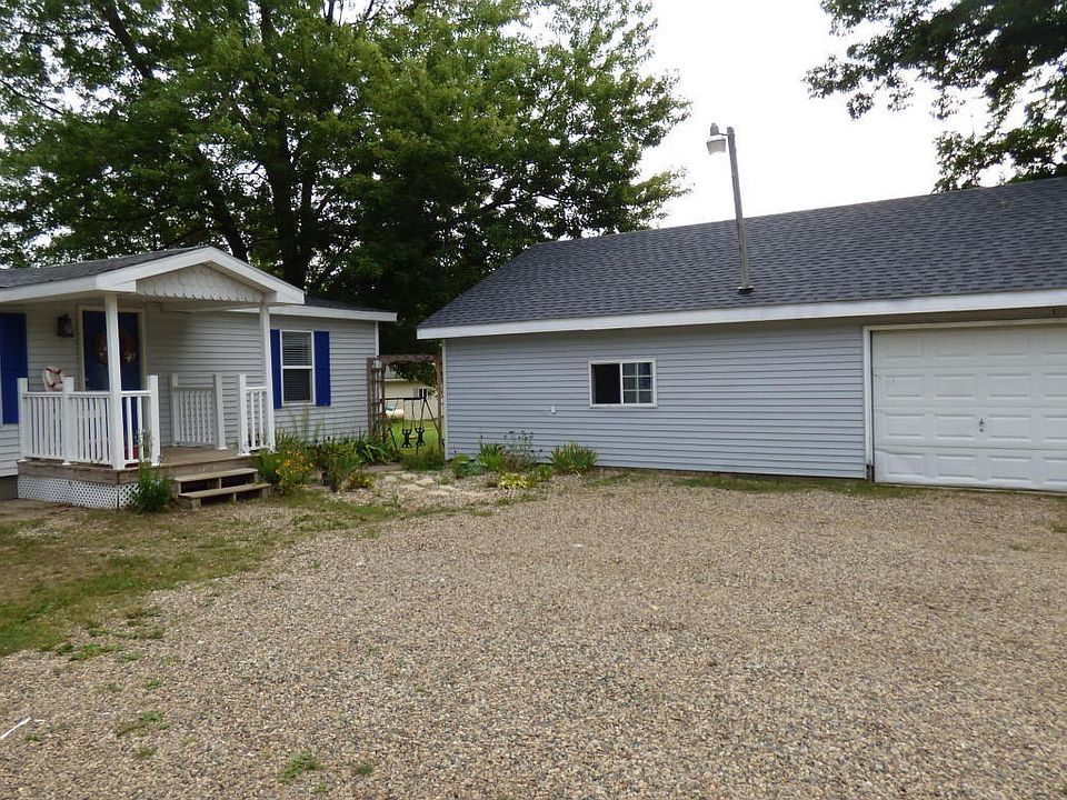 1st image of 16034 Huyck Dr
