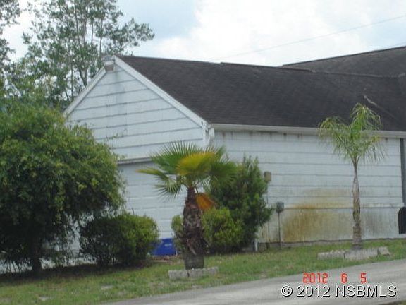 5th image of 13 Wood Ash Ln