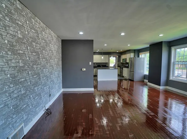 6860 N Lincoln Ave, Lincolnwood, IL 60712