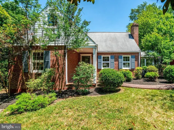 7107 Coventry Rd, Alexandria, VA 22306