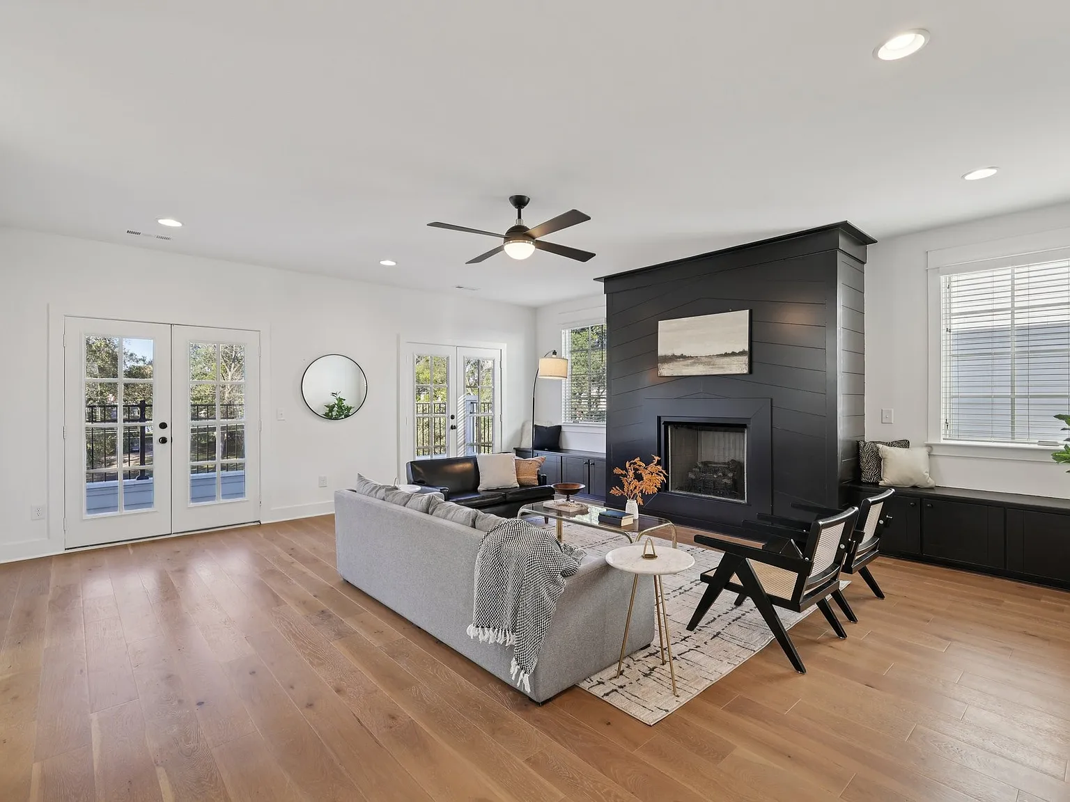 3 bed, 3.5 bath, 3001 sqft, $6,000 — Photo 3