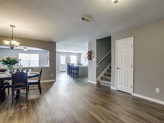 5th image of 10802 Barker Gate Ct