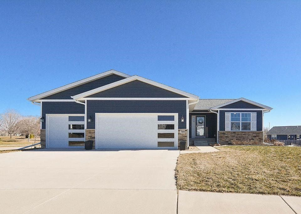 1st image of 700 Pace Ct
