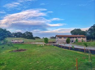 7073 Mitchell Ln, Valley Springs, CA 95252