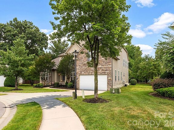 3rd image of 1628 Alexia Ct NW