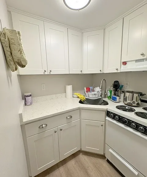 4 Arlington St #12 — Photo 7