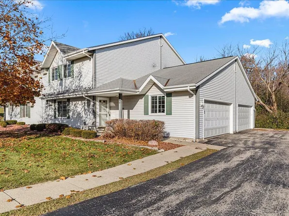 359 Minz Park CIRCLE #4, West Bend, WI 53095