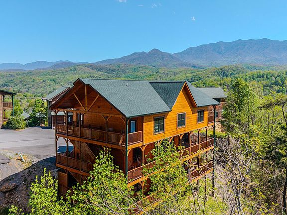 4th image of 782 Park Vista Way