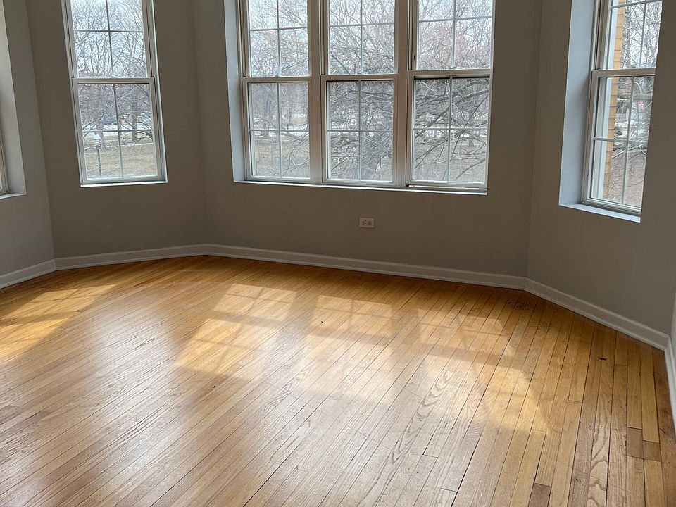 1st image of 3028 W Palmer Blvd APT 2
