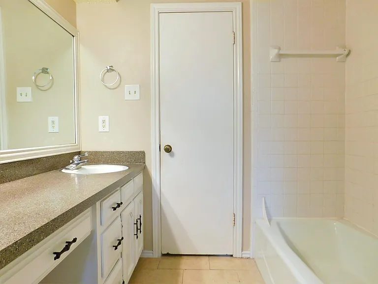 1706 Wisteria St — Photo 21