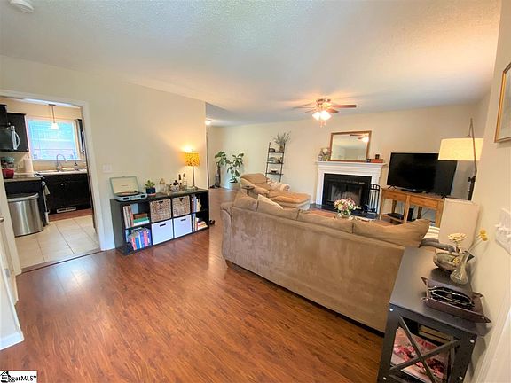 3rd image of 1022 Summit Dr