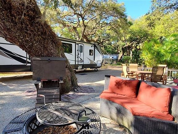 4th image of 423 Longhorn Dr