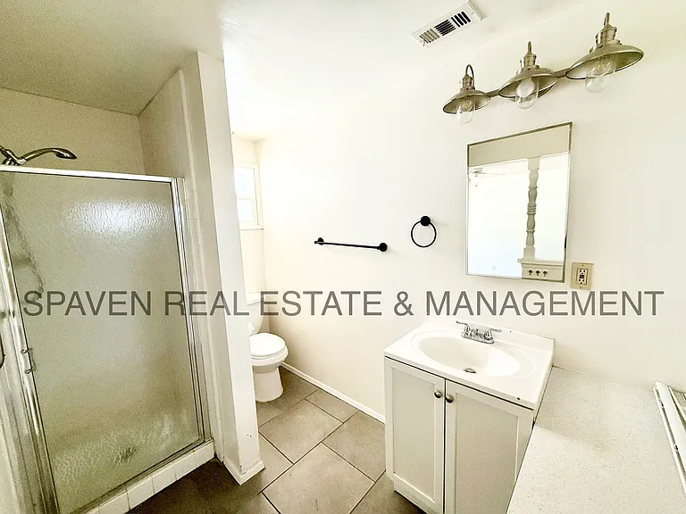 8237 Buckingham Pl — Photo 11