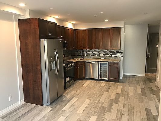 4th image of 2312 40th Ave Unit 2F
