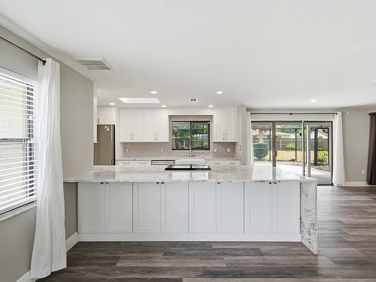 1433 Ellison Ln — Photo 9