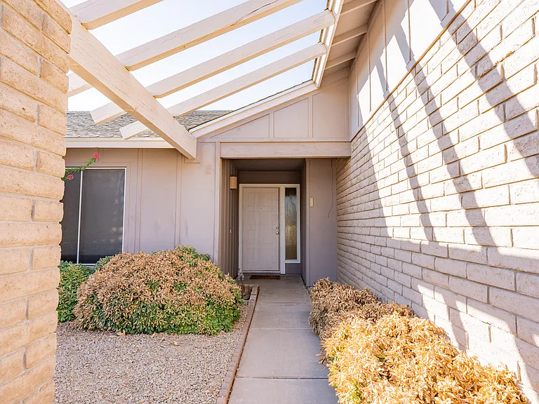 2105 N Los Altos Dr #4 — Photo 12