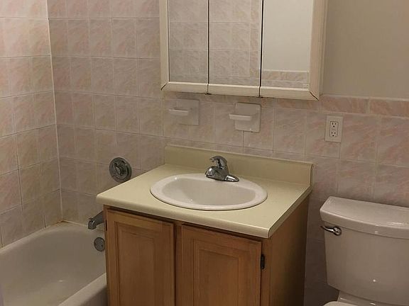 5th image of 3127 30th St APT 1B