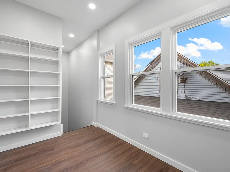 1518 W Melrose St #2 — Photo 26