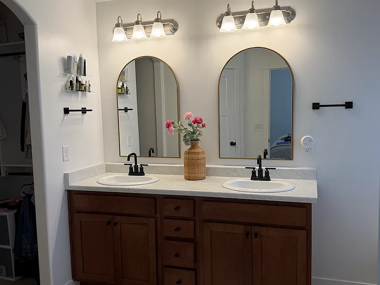 64 N Lasalle Dr — Photo 9